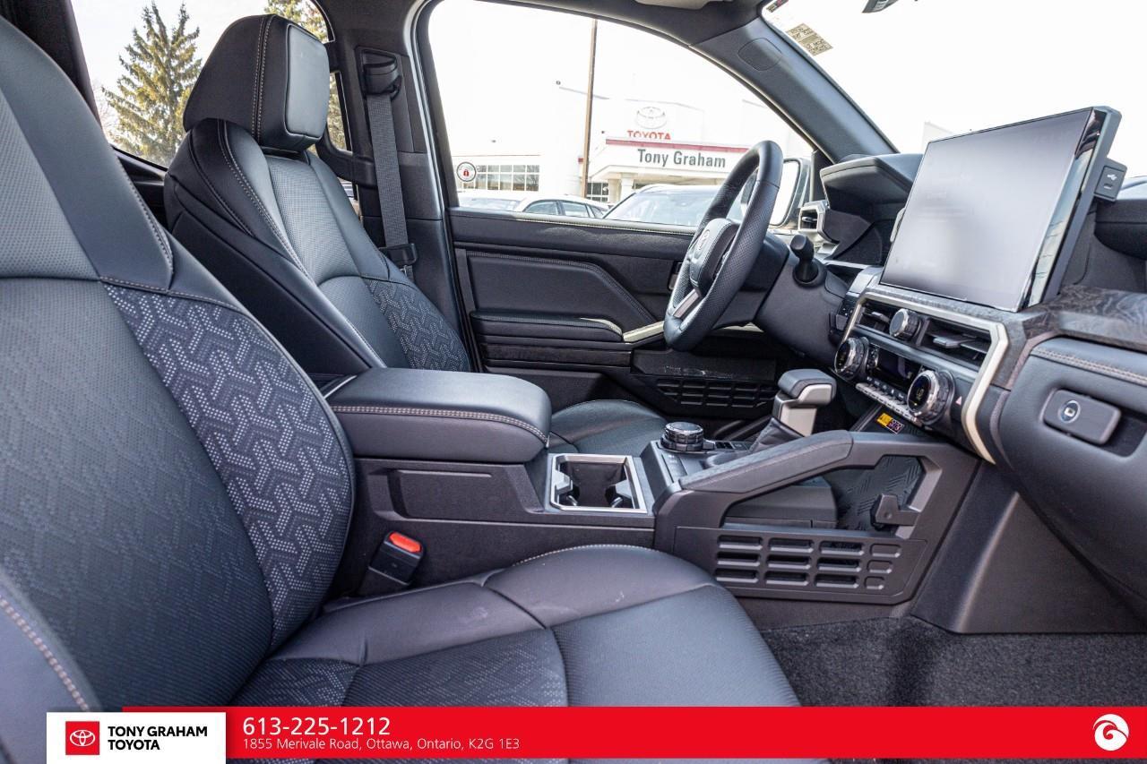2025 Toyota TACOMA HYBRID LIMITED PACKAGE Photo