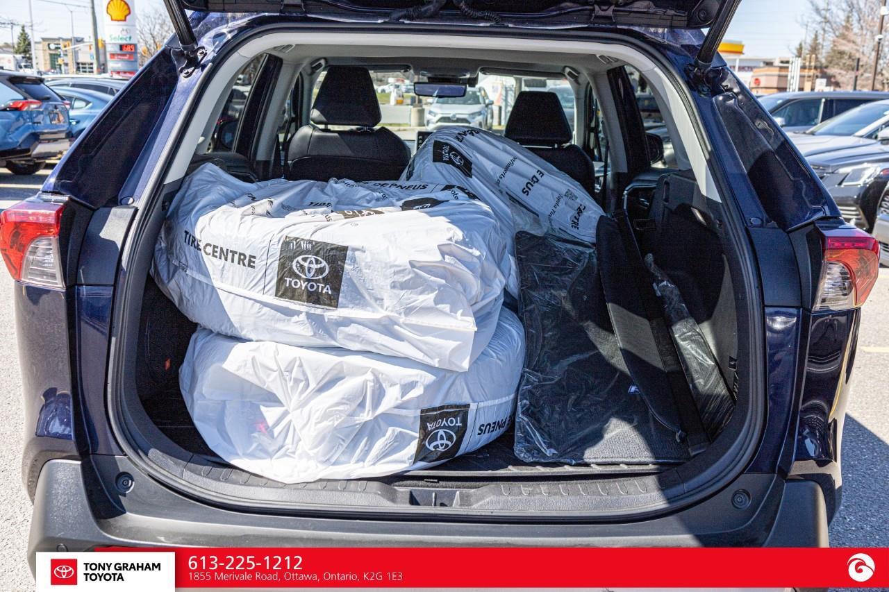 2022 Toyota RAV4 LIMITED  Photo