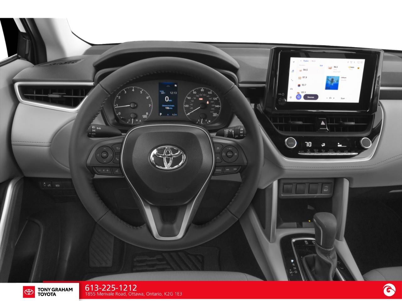 2024 Toyota Corolla Cross LE Photo4