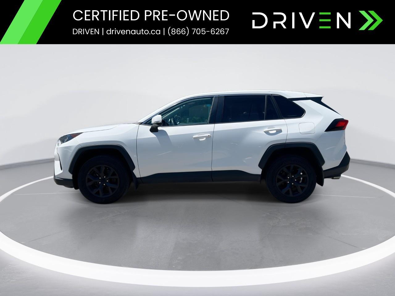 2022 Toyota RAV4 LE AWD Photo