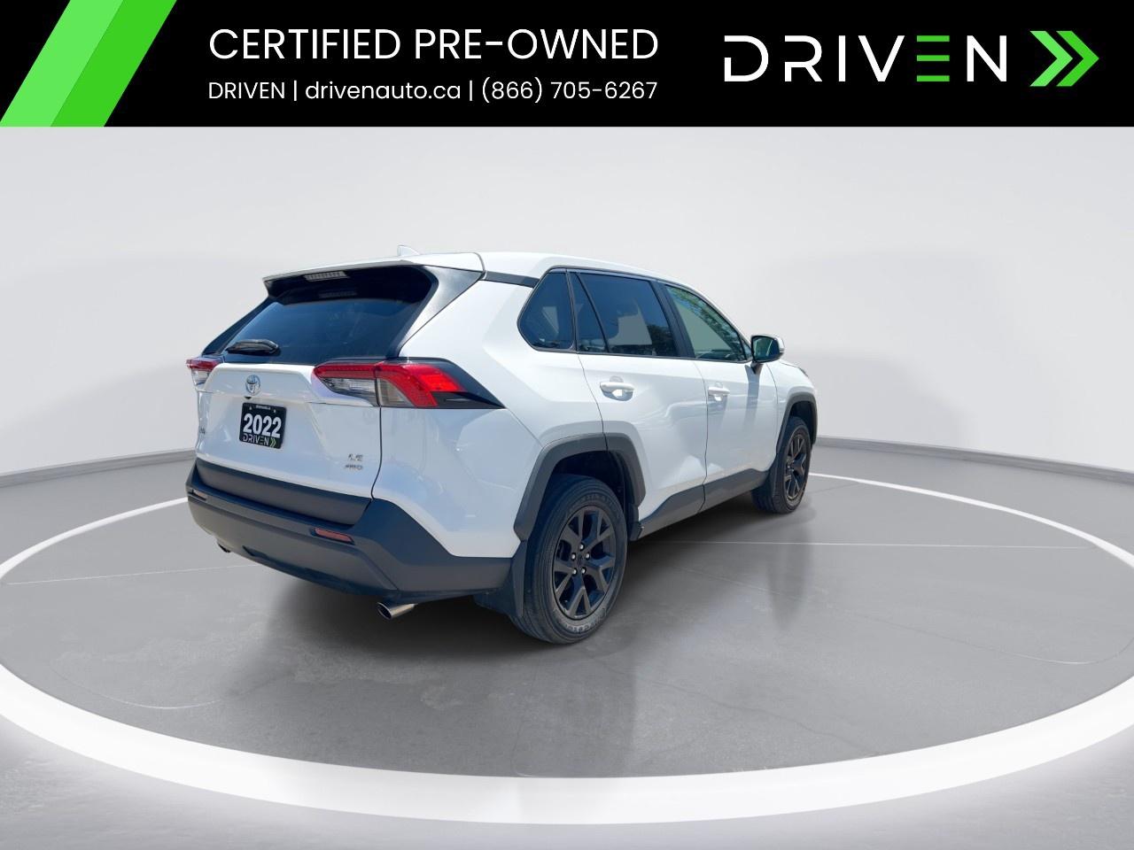 2022 Toyota RAV4 LE AWD Photo