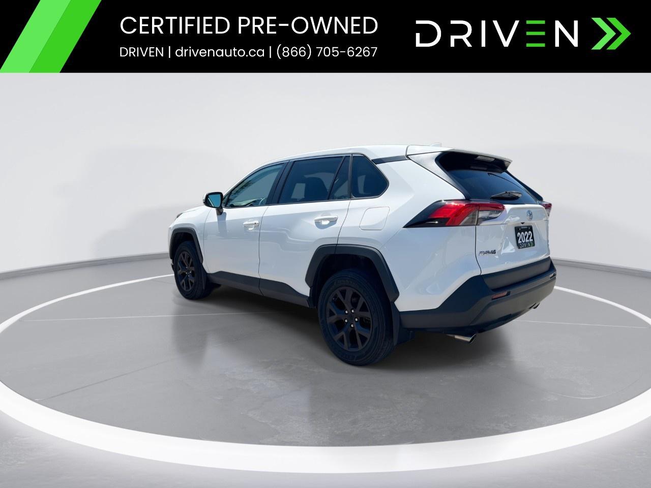 2022 Toyota RAV4 LE AWD Photo