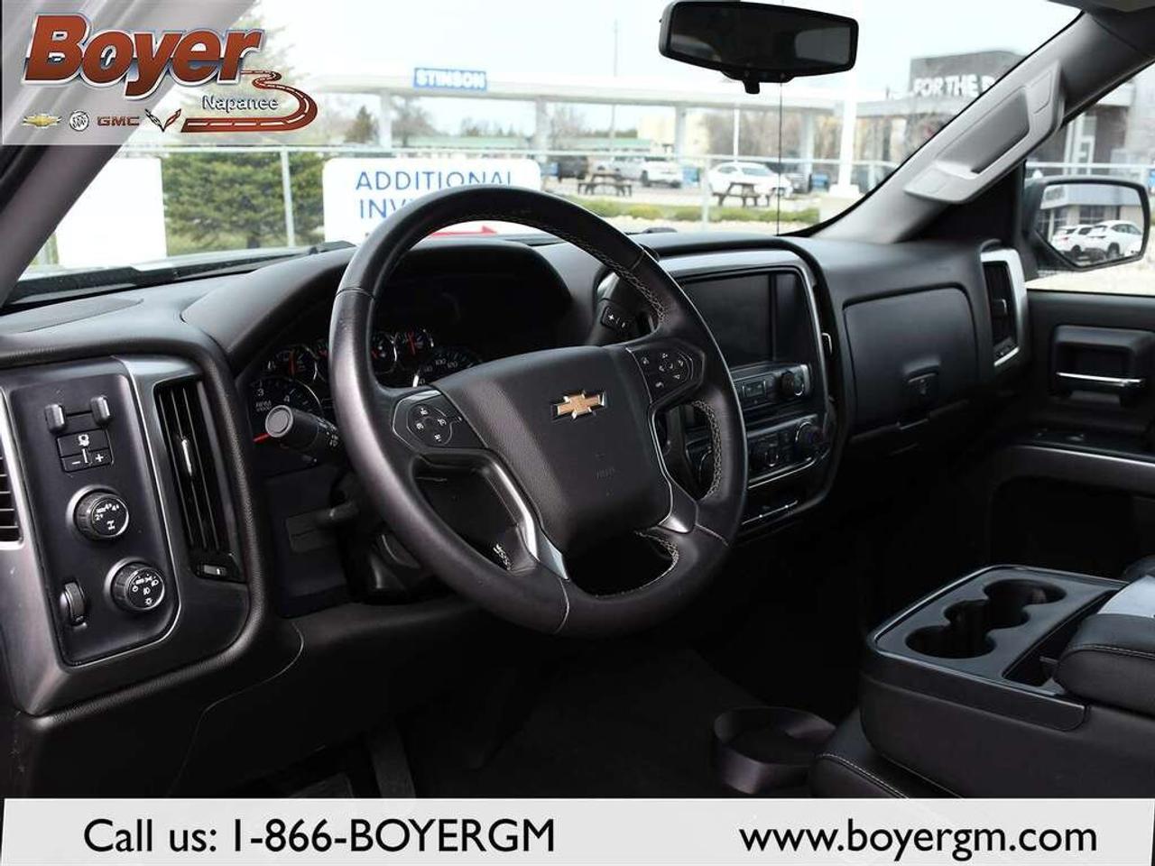 2018 Chevrolet Silverado 1500 Crew Cab Short Box 4-Wheel Drive LT w/1LT Photo