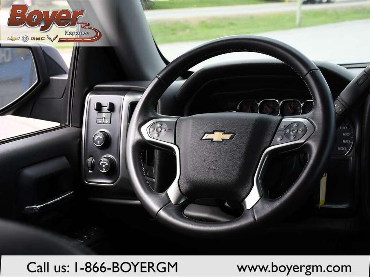 2018 Chevrolet Silverado 1500 Crew Cab Short Box 4-Wheel Drive LT w/1LT Photo