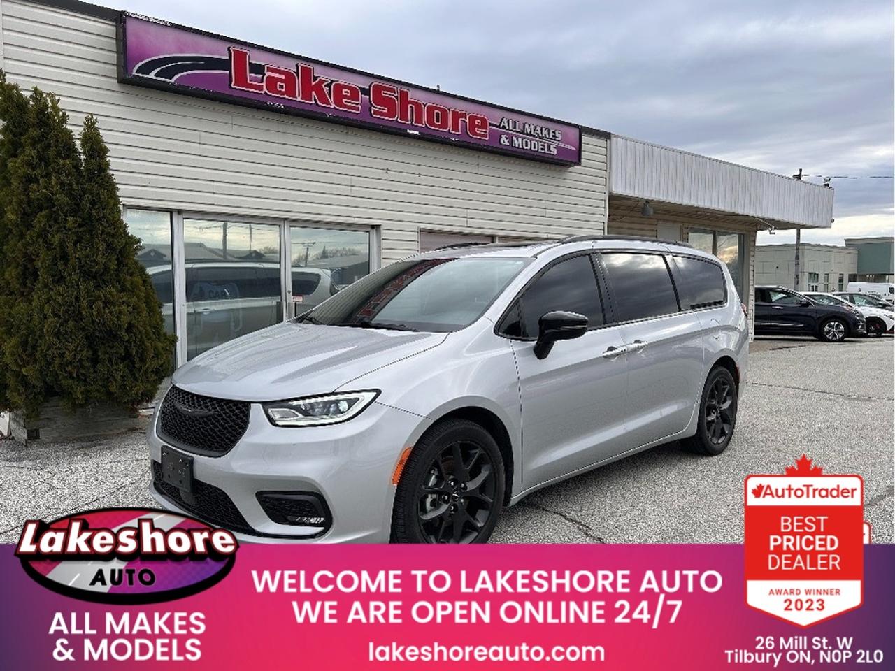 2023 Chrysler Pacifica Limited Photo0