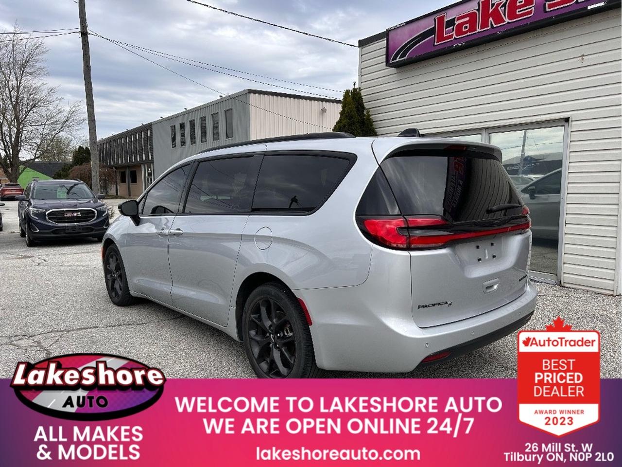 2023 Chrysler Pacifica Limited Photo