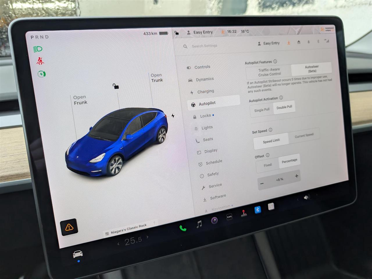 2021 Tesla Model Y LONG RANGE AWD - DUAL MOTOR Photo