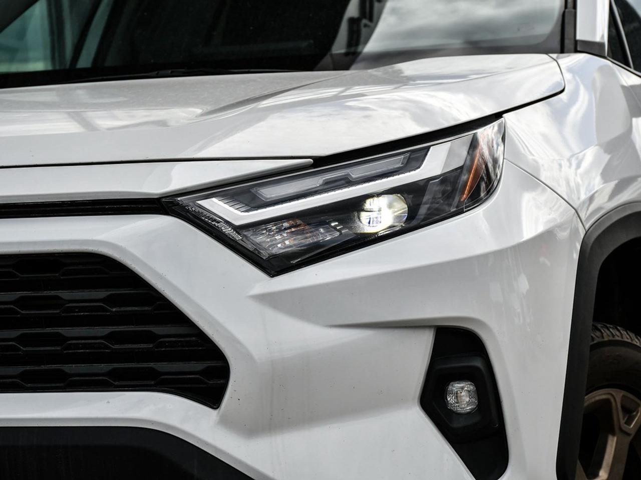 2023 Toyota RAV4 Hybrid XLE AWD Photo2