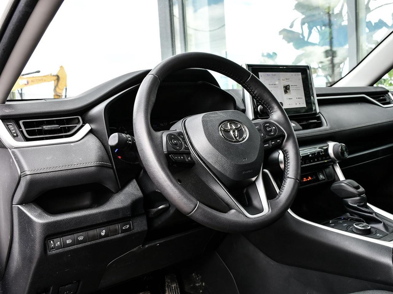 2023 Toyota RAV4 Hybrid XLE AWD Photo