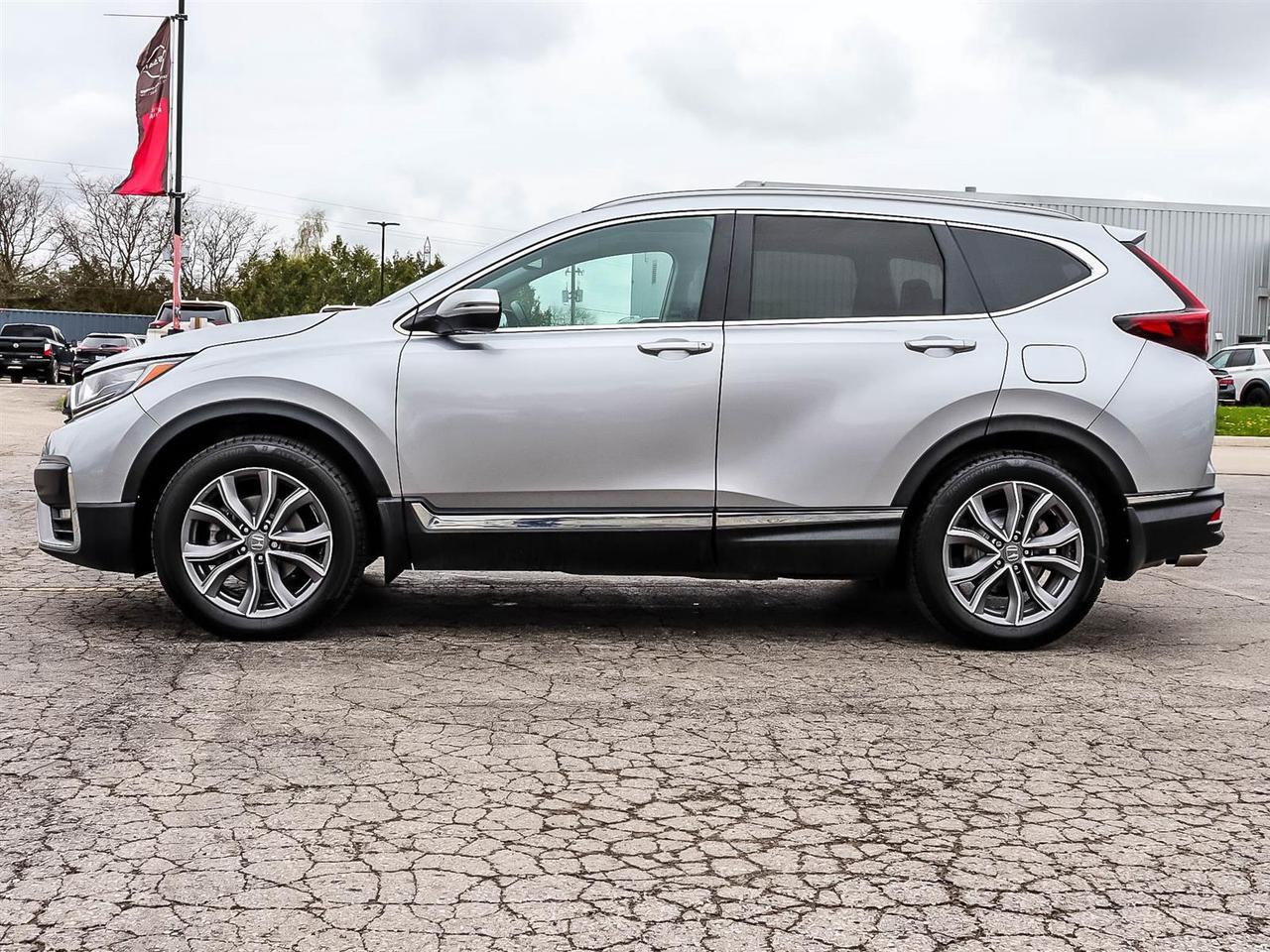 2022 Honda CR-V Touring Photo4