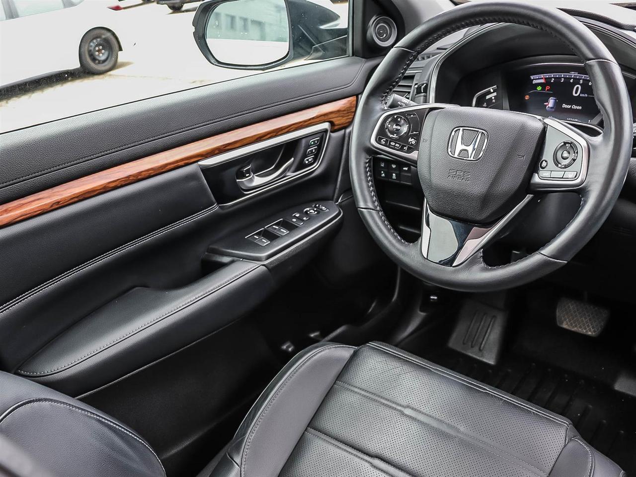 2022 Honda CR-V Touring Photo