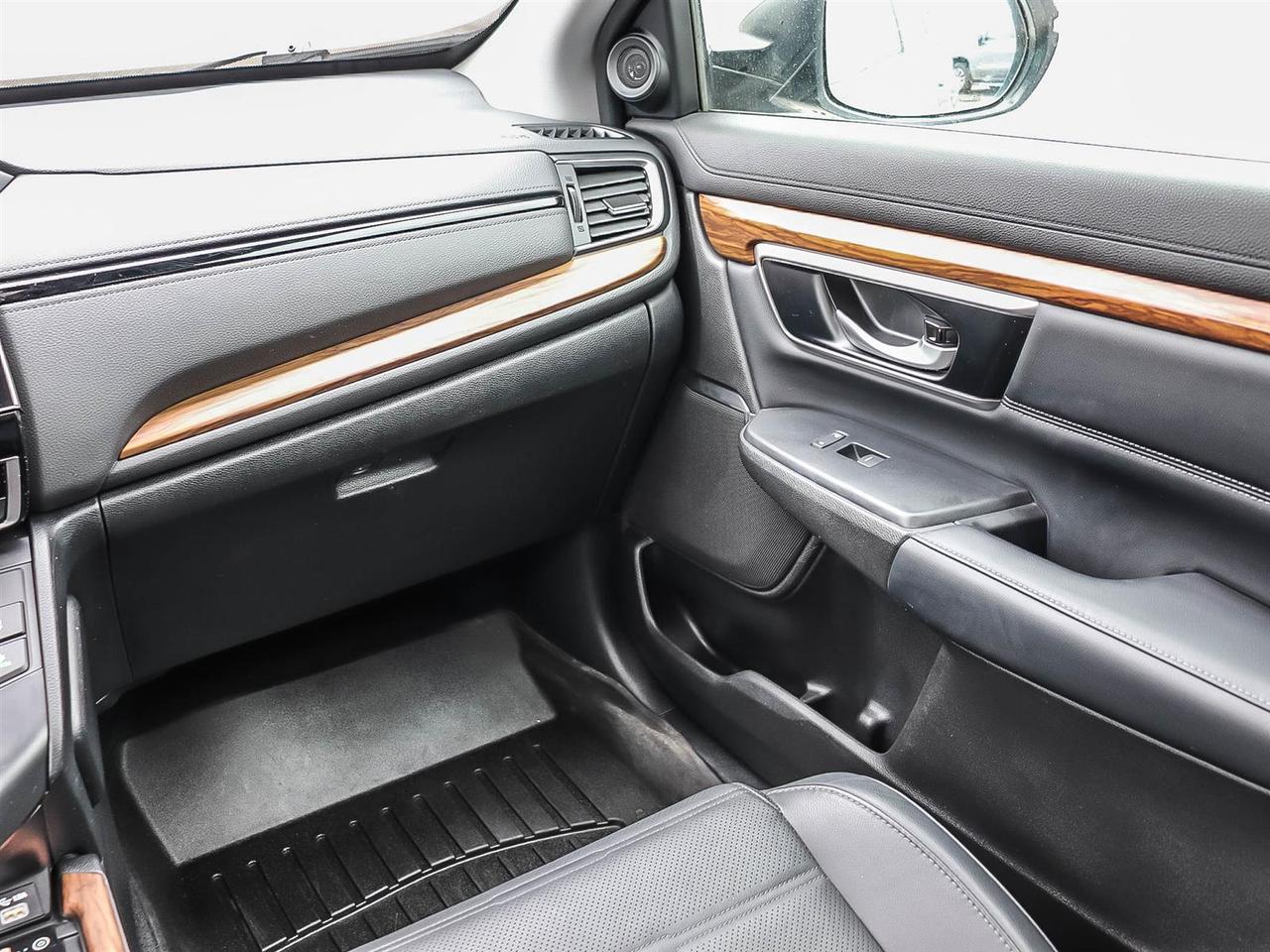 2022 Honda CR-V Touring Photo