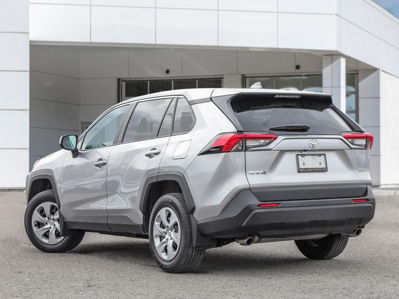 2022 Toyota RAV4 LE Photo