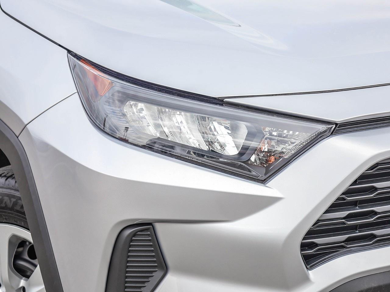 2022 Toyota RAV4 LE Photo