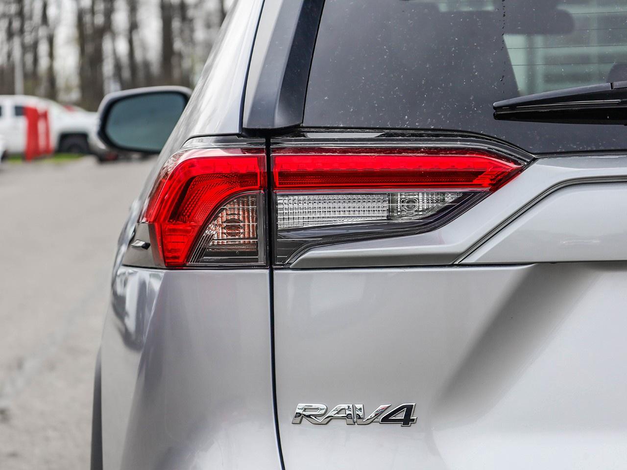 2022 Toyota RAV4 LE Photo