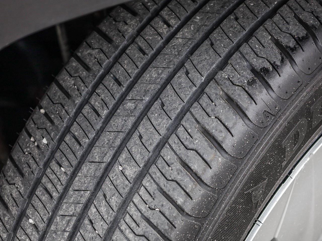 2022 Toyota RAV4 LE Photo