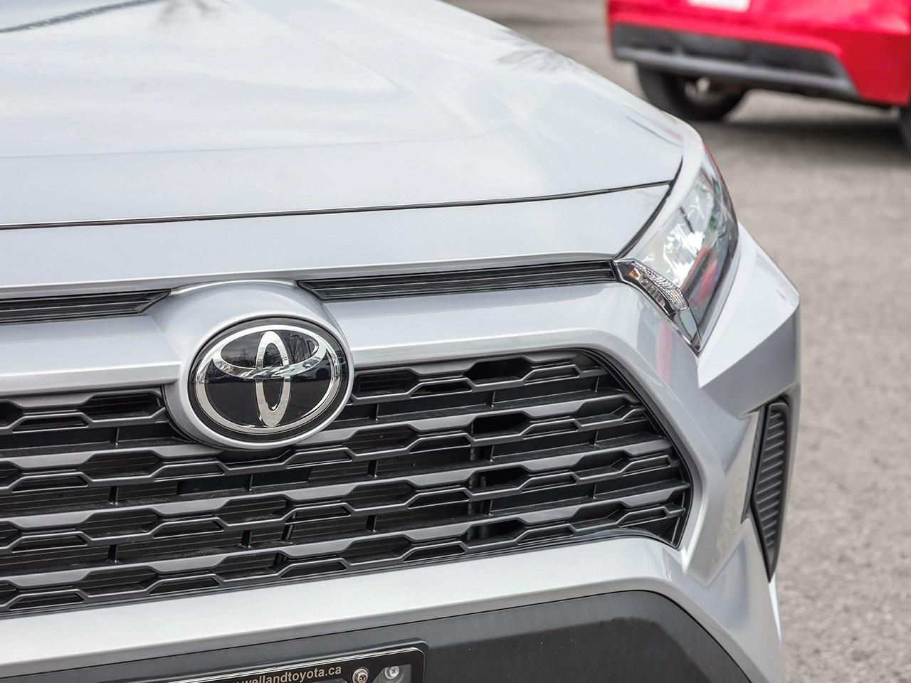 2022 Toyota RAV4 LE Photo