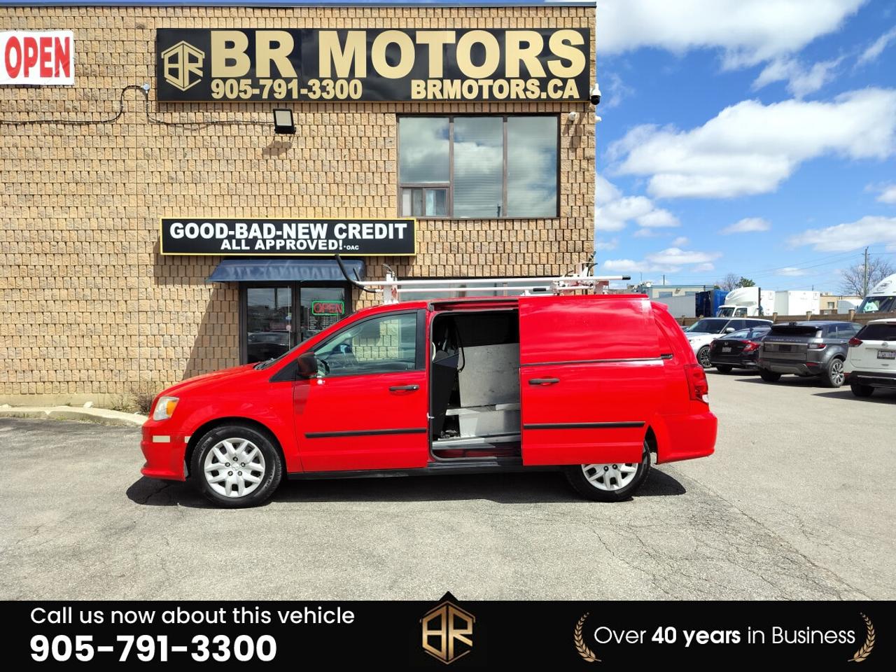 2015 RAM Cargo Van Base | No Accidents | Roof rack Photo4