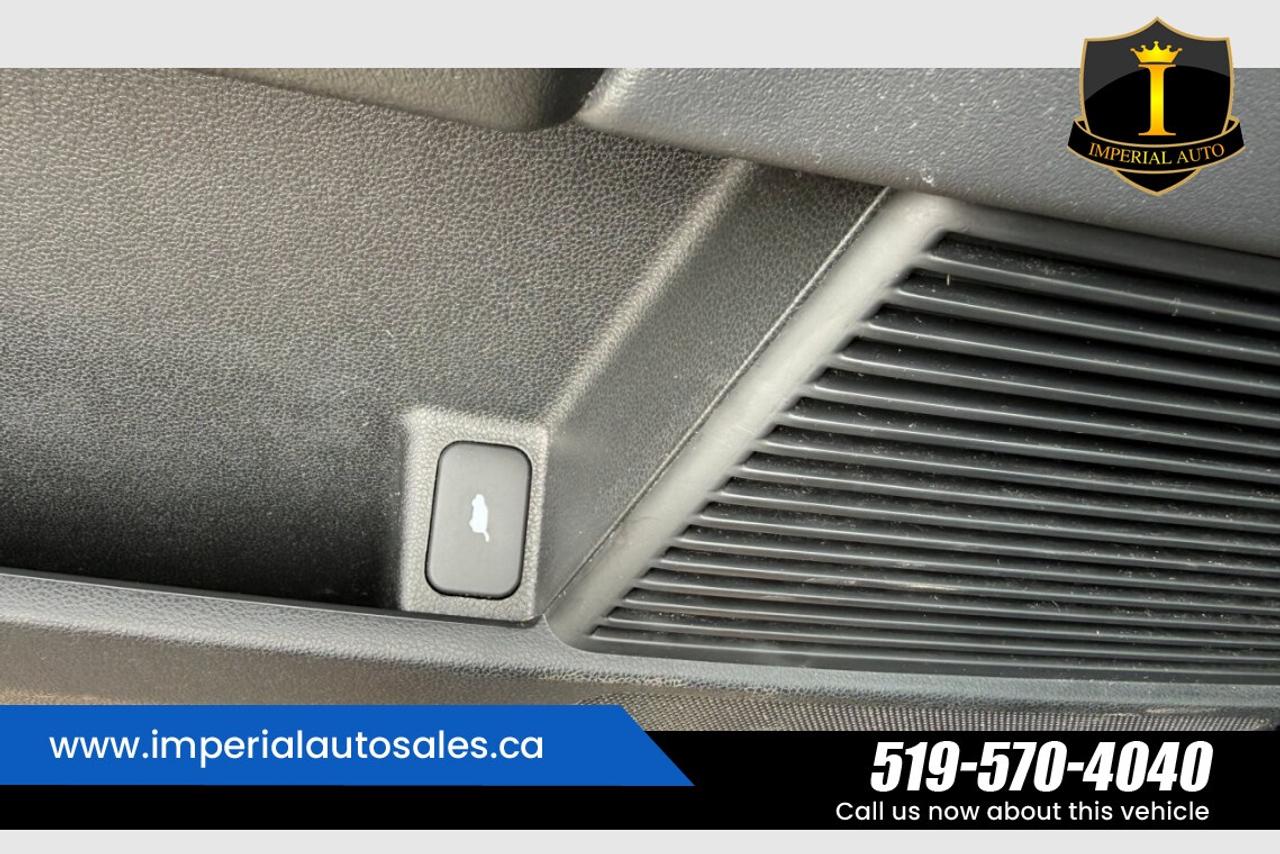 2015 Honda Pilot Touring-8 Passenger Photo