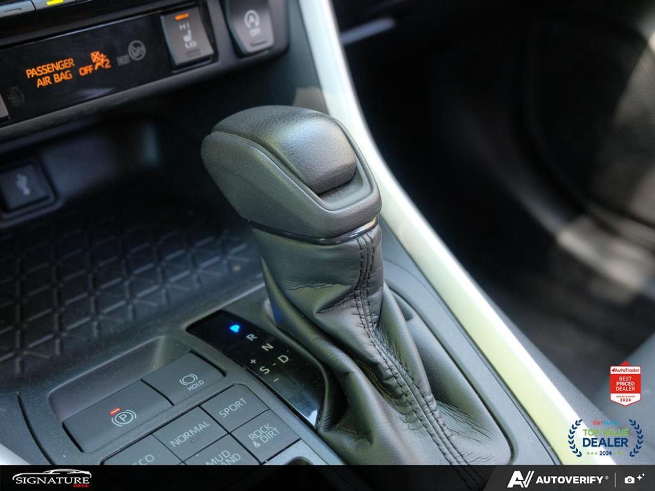 2021 Toyota RAV4 XLE AWD No Accident Sunroof Carplay BSM Photo