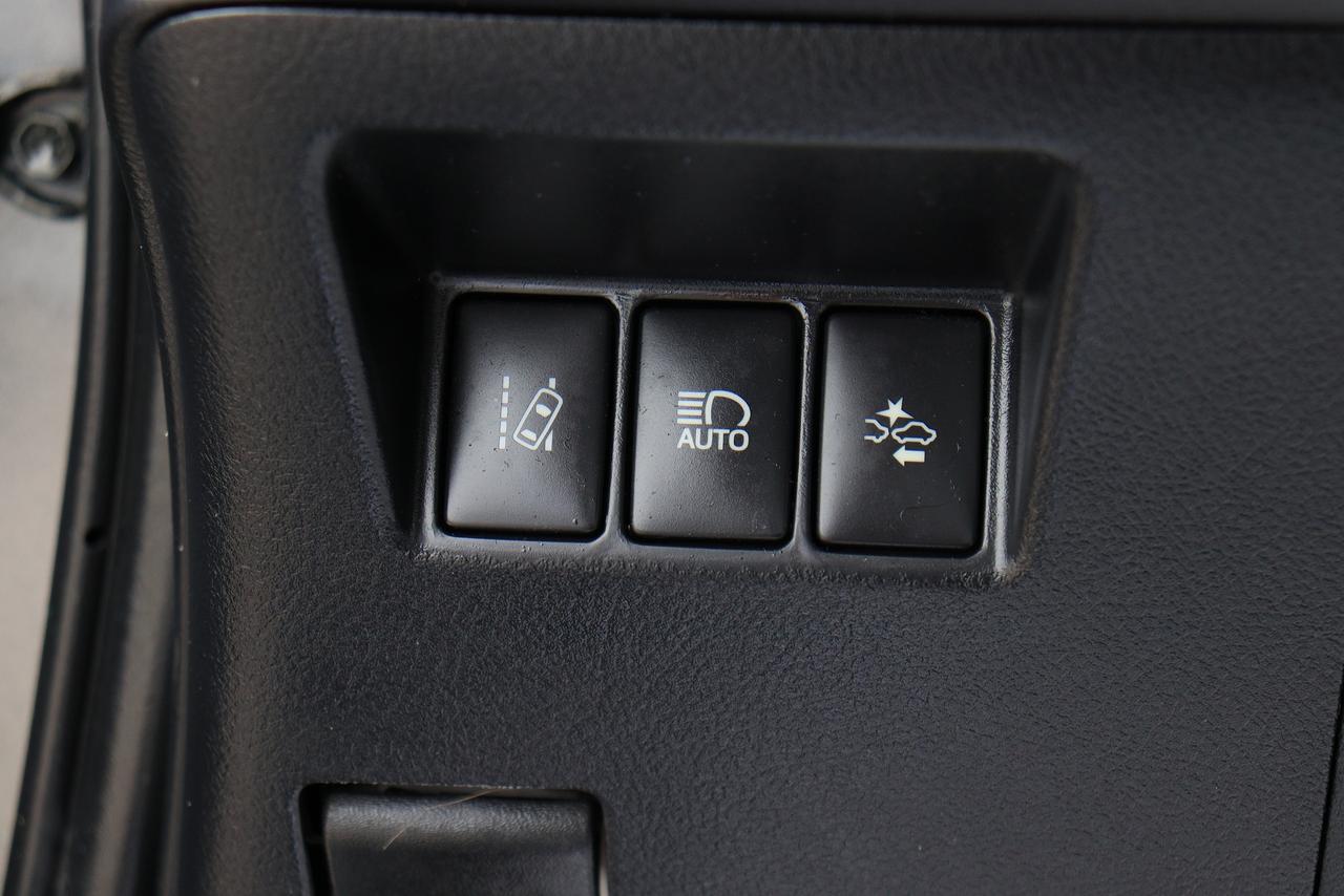 2018 Toyota Yaris LE | Auto | Cam | Lane Assist | Toyota Maintained Photo