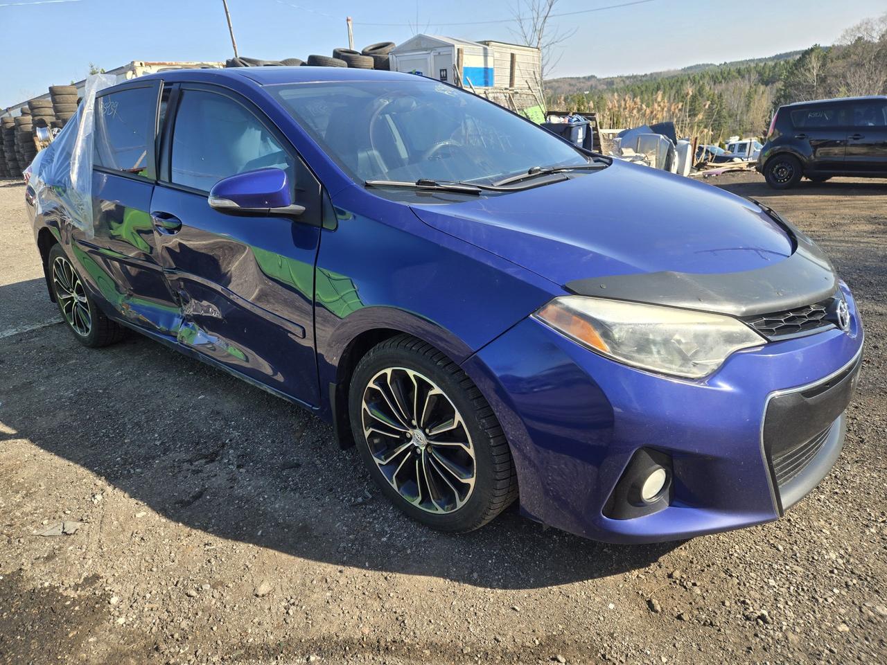 2015 Toyota Corolla S Photo2