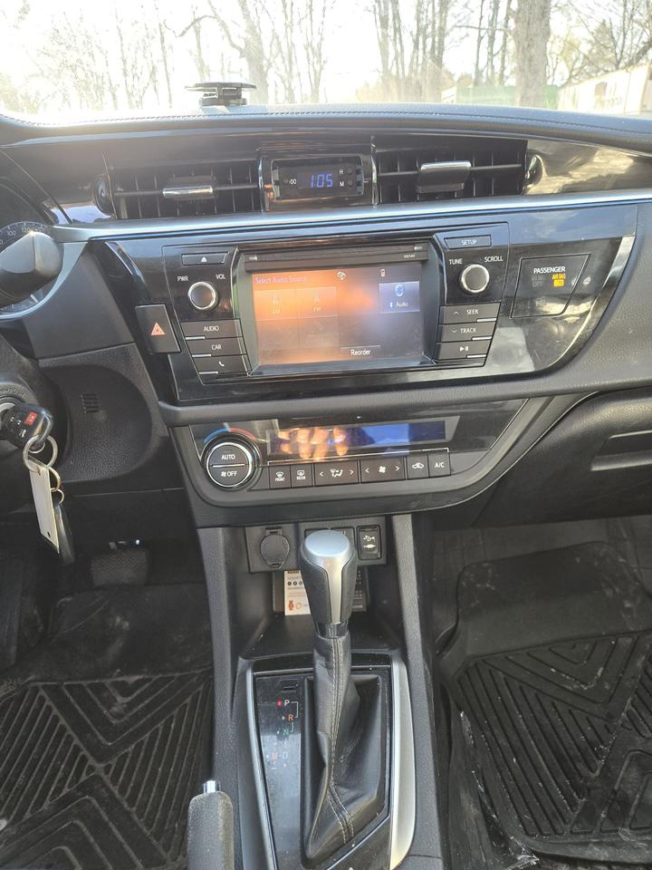 2015 Toyota Corolla S Photo