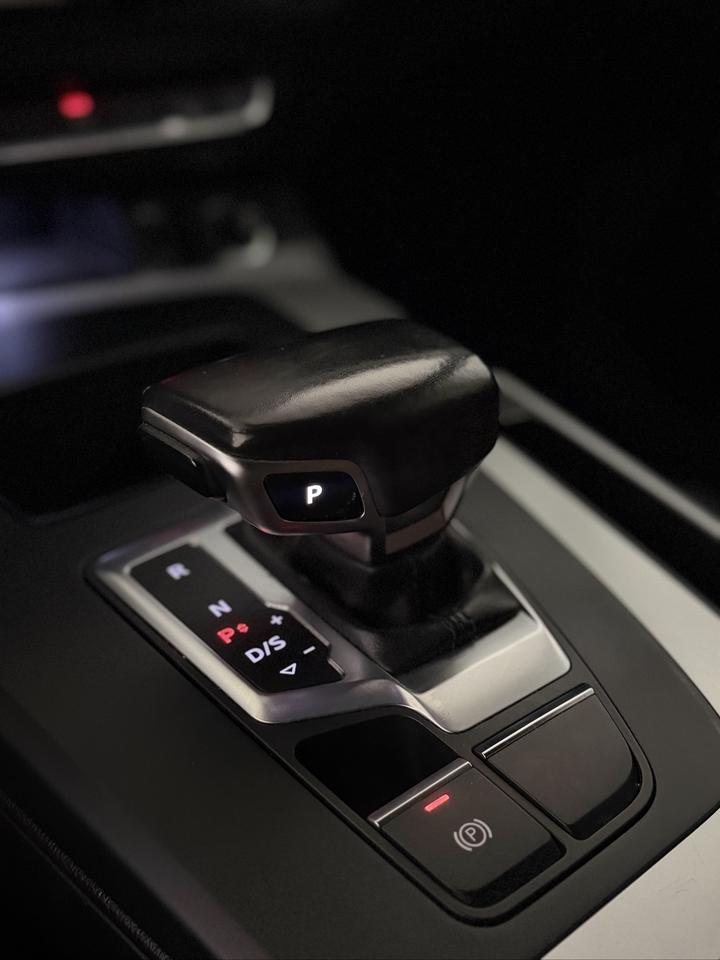 2022 Audi Q5 Komfort Photo