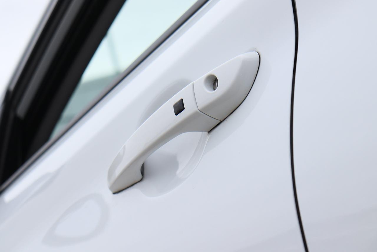 2018 Hyundai KONA Preferred | AWD | Cam | CarPlay | BSM | Tinted ++ Photo56