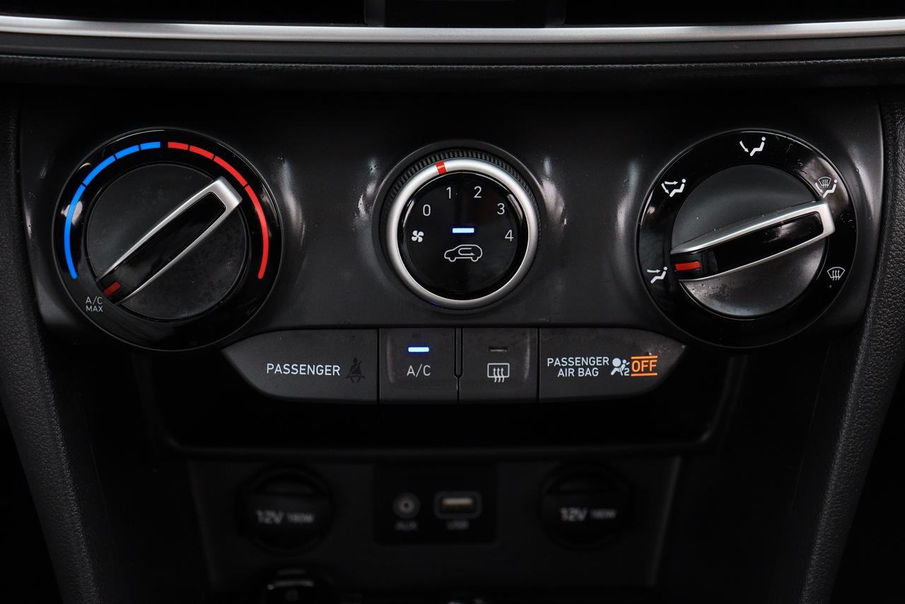 2018 Hyundai KONA Preferred | AWD | Cam | CarPlay | BSM | Tinted ++ Photo27