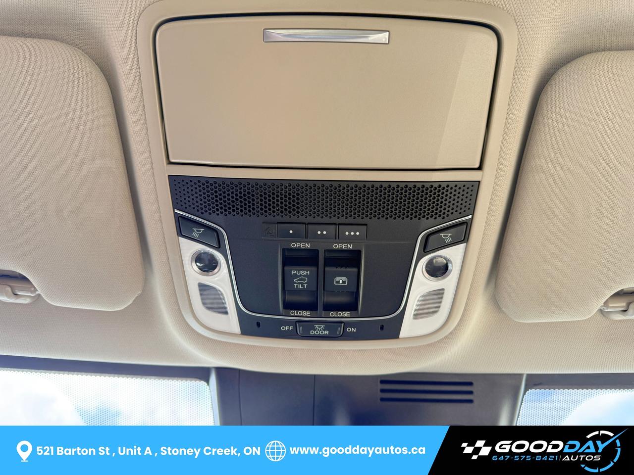 2018 Honda CR-V Touring FULLY LOADED CLEAN CARFAX SERVICE RECORDS Photo