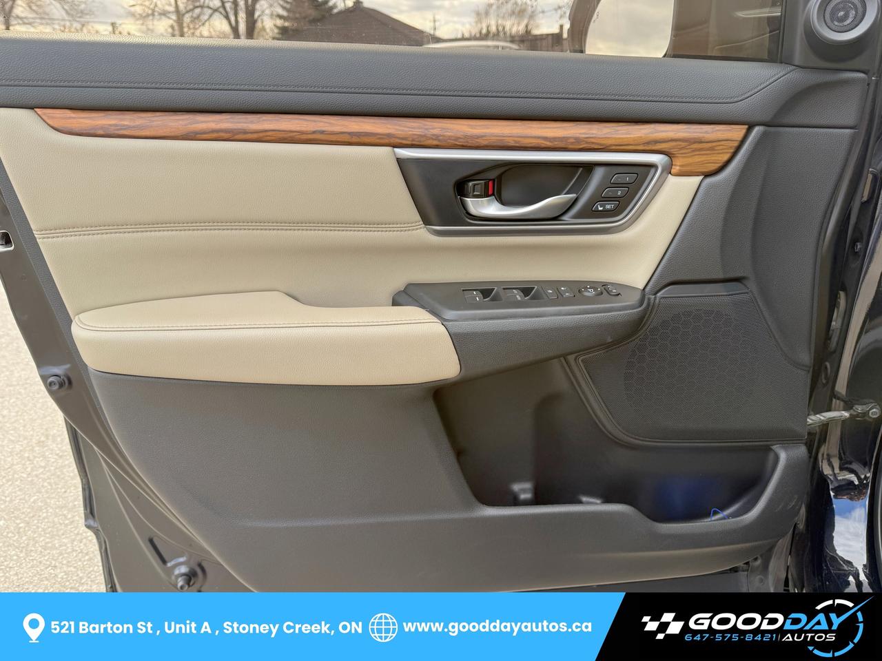 2018 Honda CR-V Touring FULLY LOADED CLEAN CARFAX SERVICE RECORDS Photo