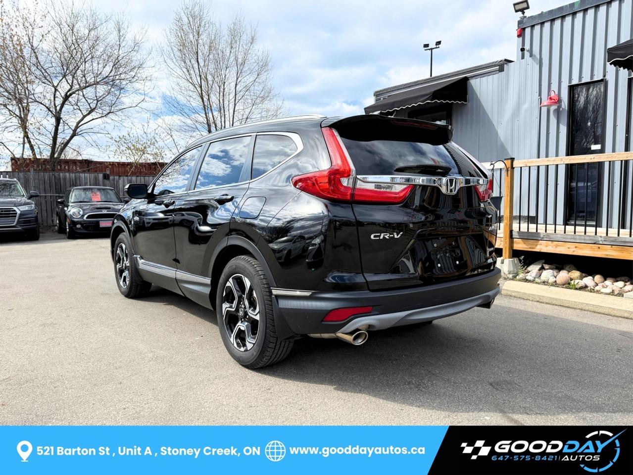 2018 Honda CR-V Touring FULLY LOADED CLEAN CARFAX SERVICE RECORDS Photo2