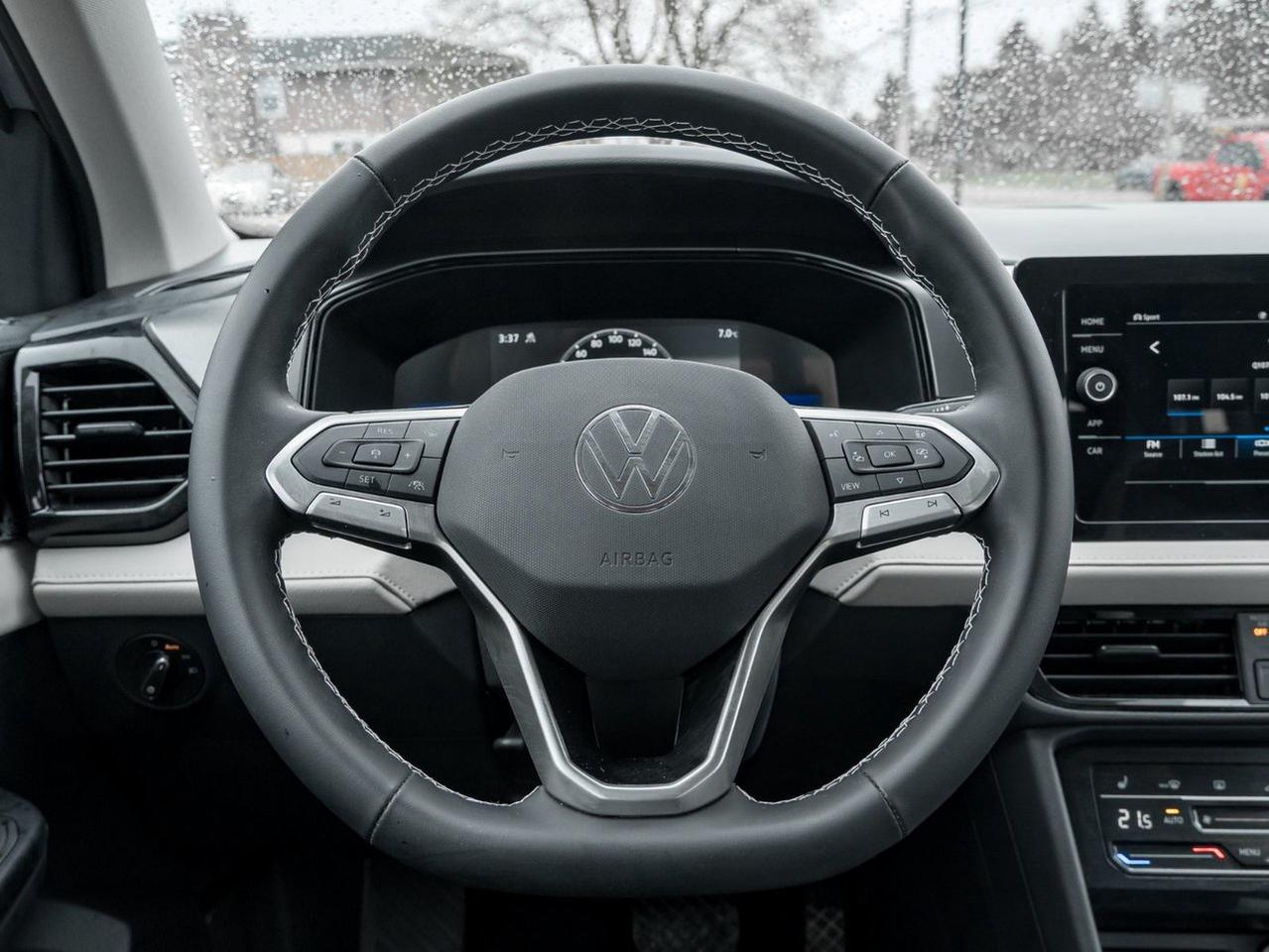 2025 Volkswagen Taos Trendline Photo
