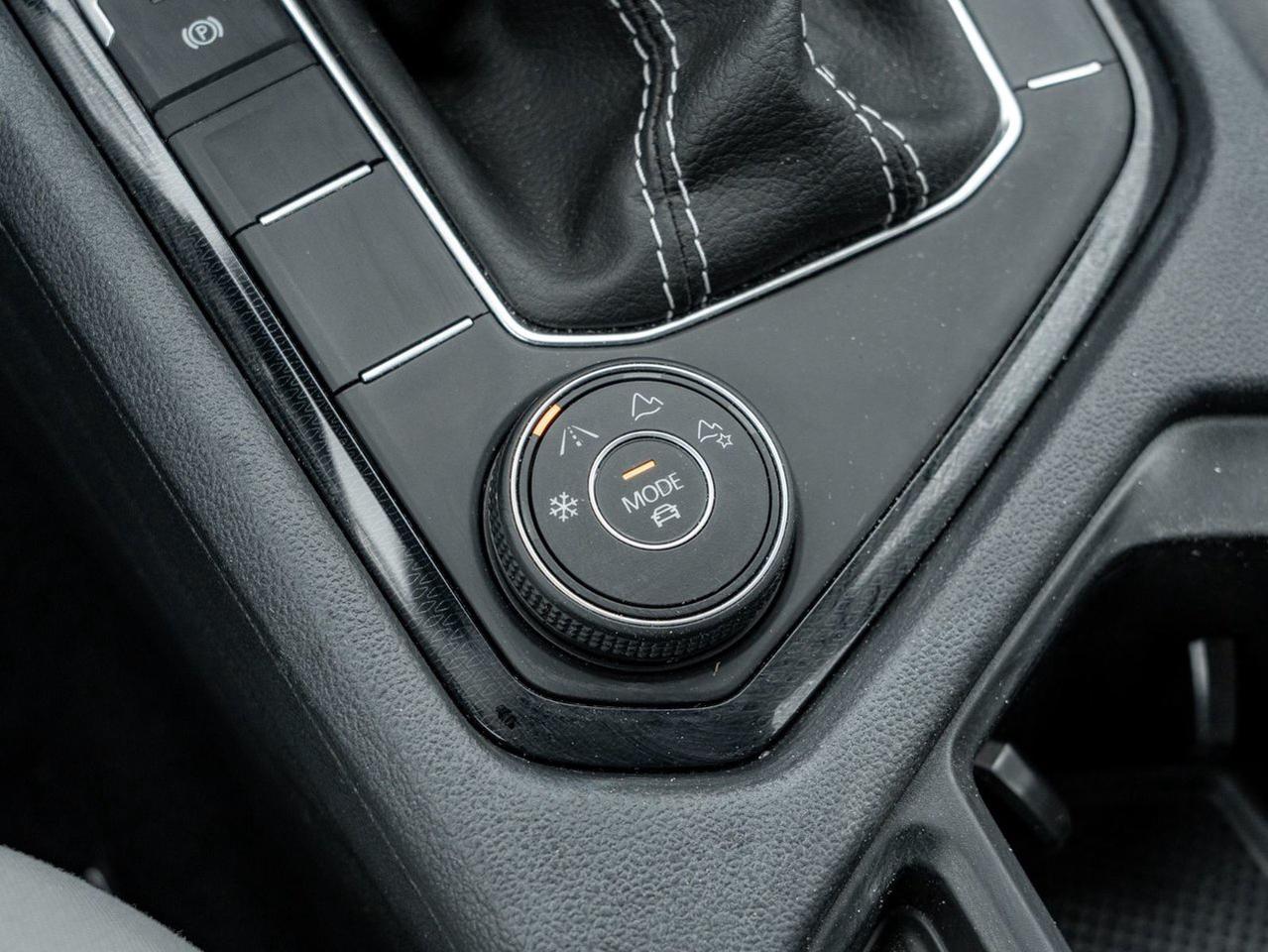 2025 Volkswagen Taos Trendline Photo