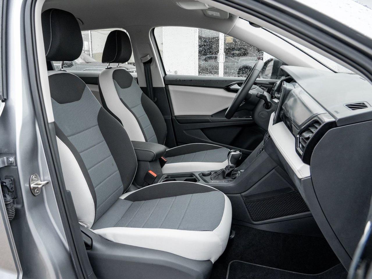 2025 Volkswagen Taos Trendline Photo