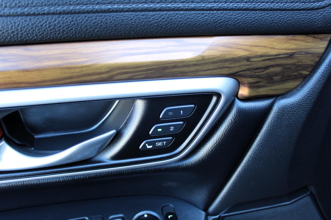 2017 Honda CR-V Touring Photo