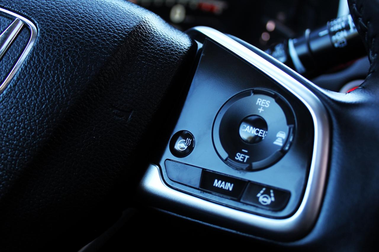 2017 Honda CR-V Touring Photo