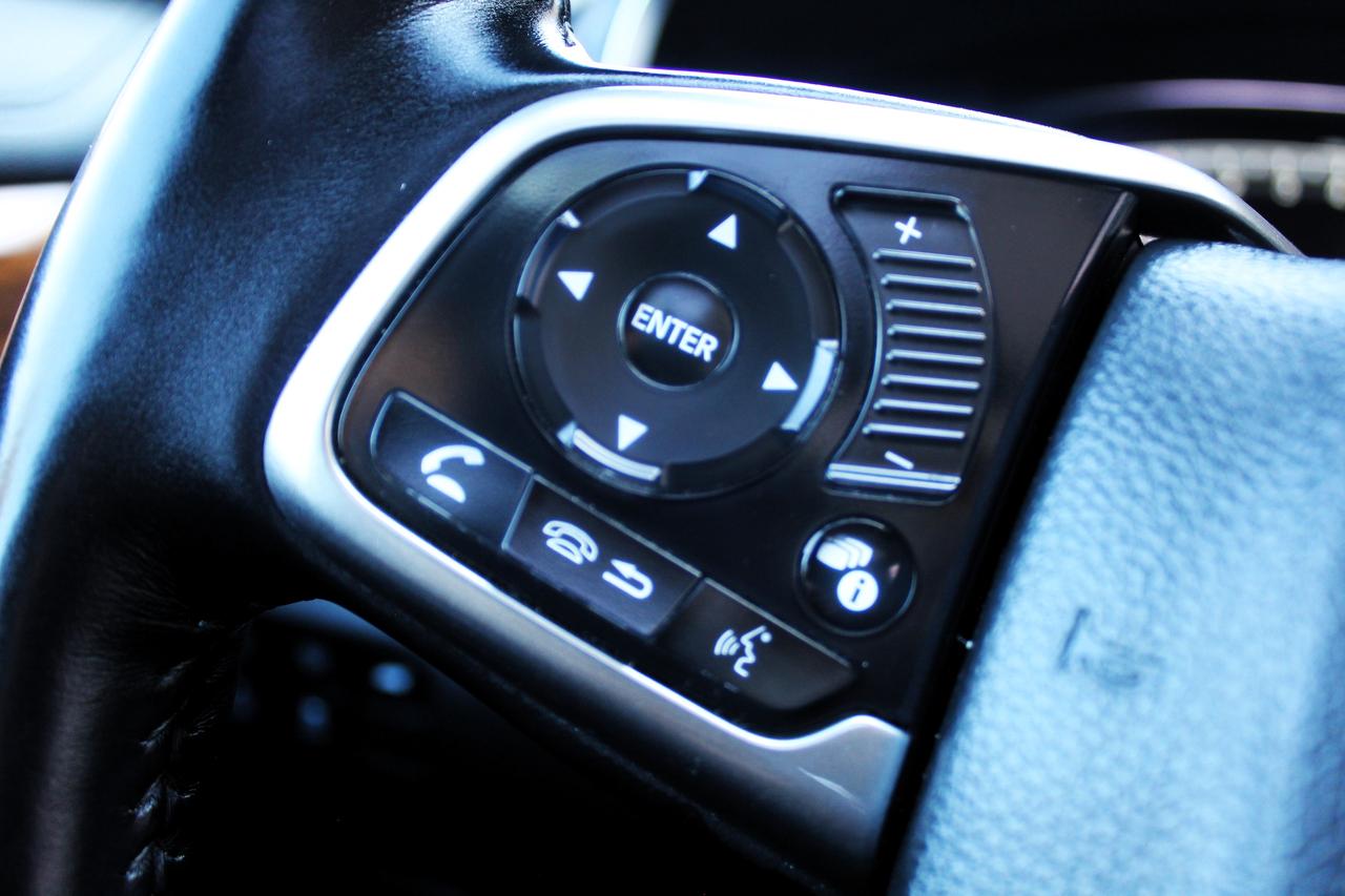 2017 Honda CR-V Touring Photo