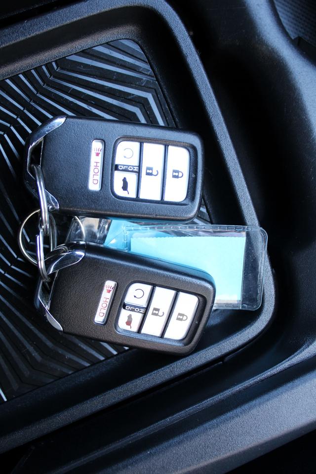 2017 Honda CR-V Touring Photo