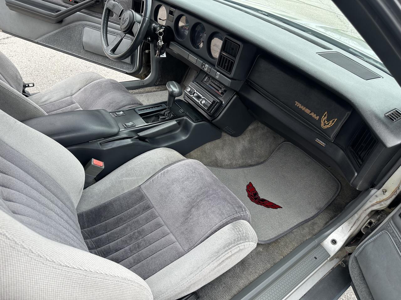 1985 Pontiac Firebird Automatic Am Photo