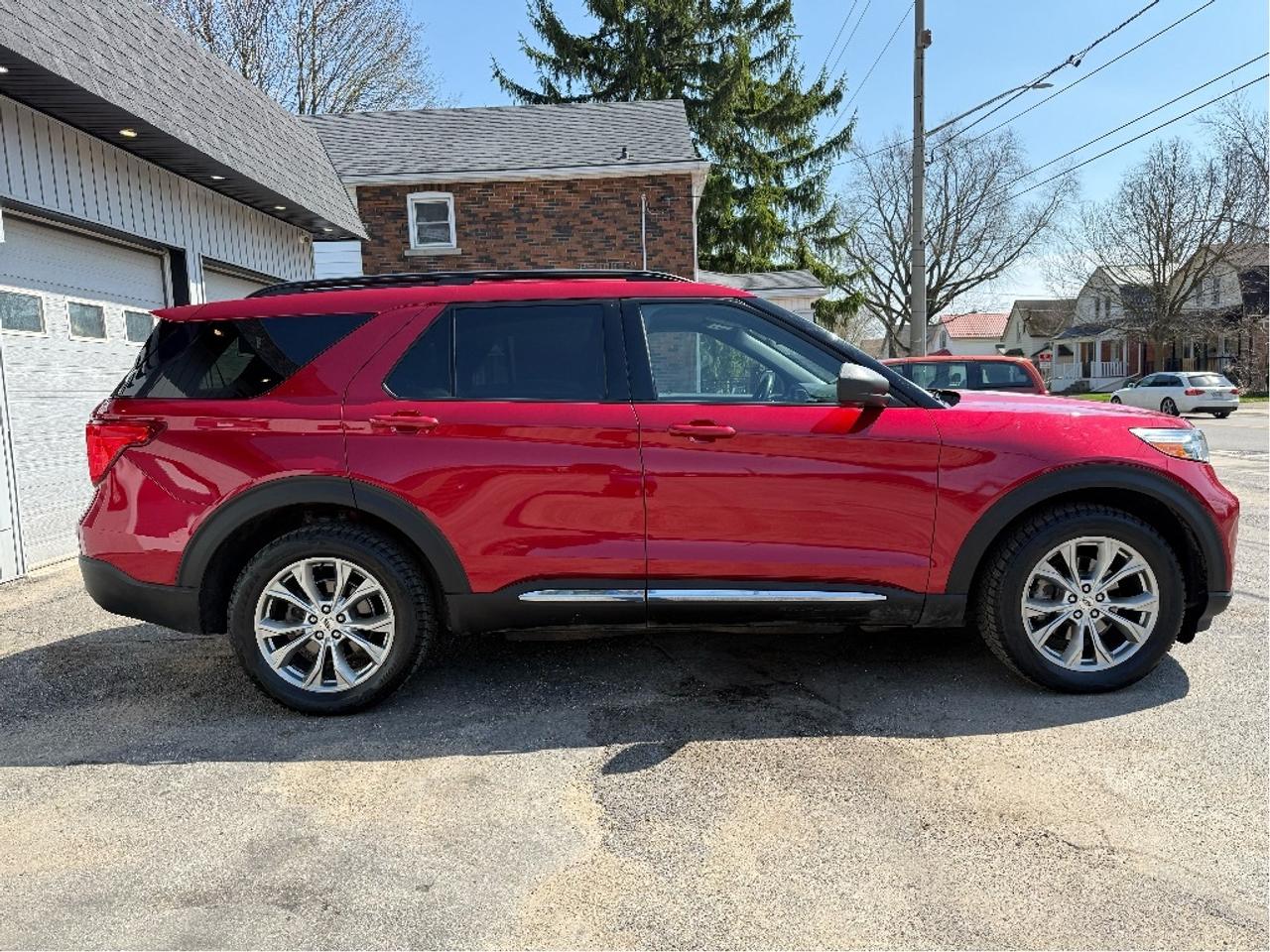 2020 Ford Explorer XLT   Pano Roof   Apple Carplay   Navi Photo