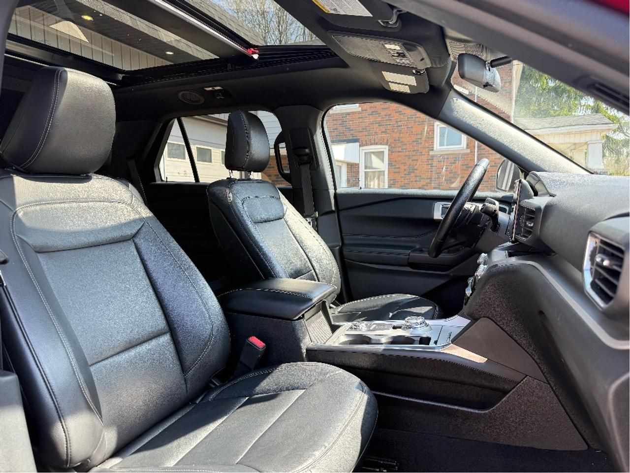 2020 Ford Explorer XLT   Pano Roof   Apple Carplay   Navi Photo