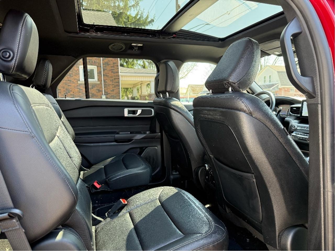 2020 Ford Explorer XLT   Pano Roof   Apple Carplay   Navi Photo