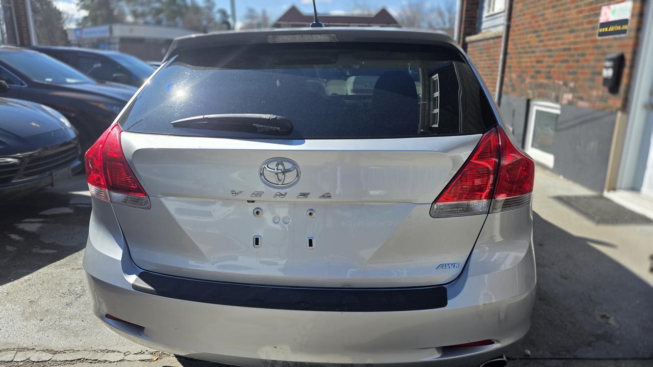 2011 Toyota Venza XLE AWD Photo