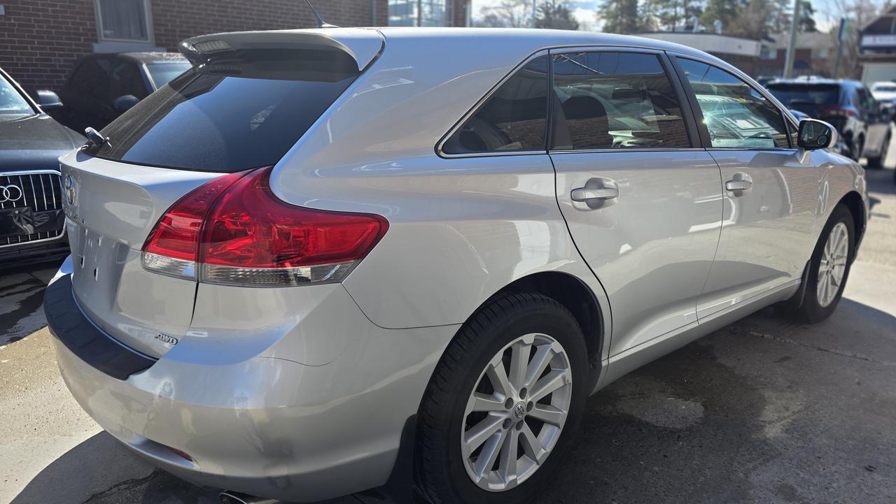 2011 Toyota Venza XLE AWD Photo