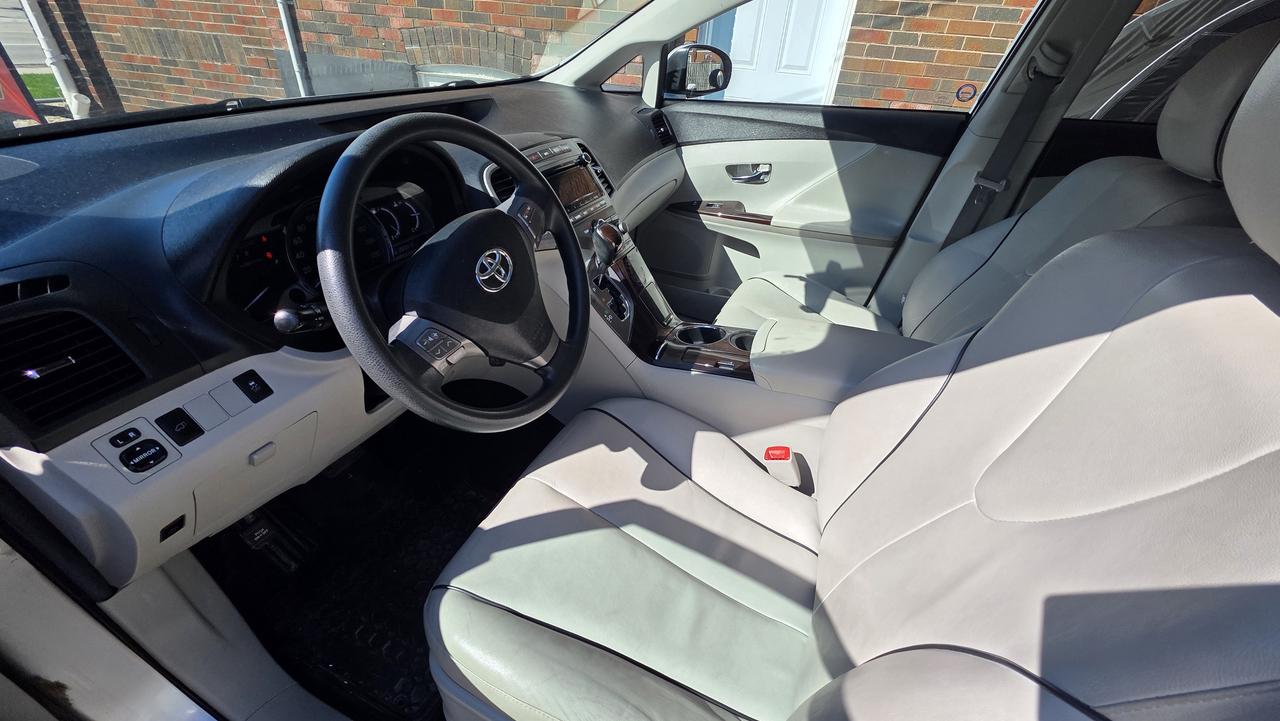 2011 Toyota Venza XLE AWD Photo