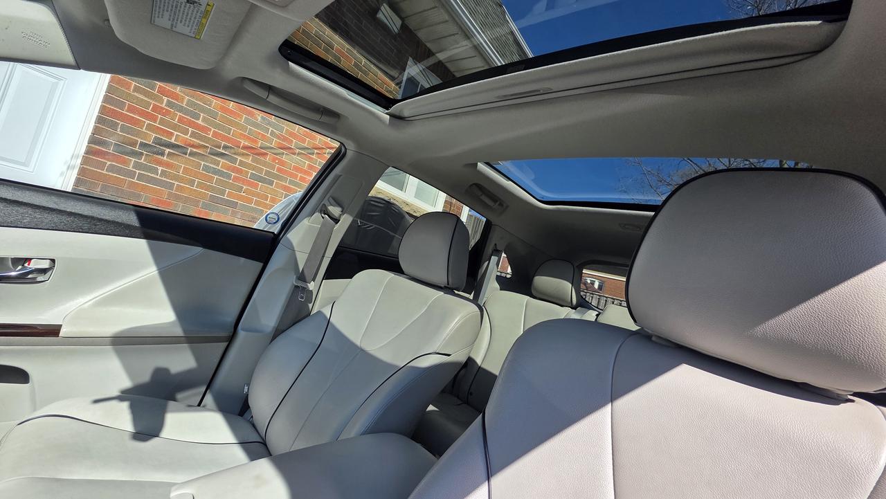 2011 Toyota Venza XLE AWD Photo