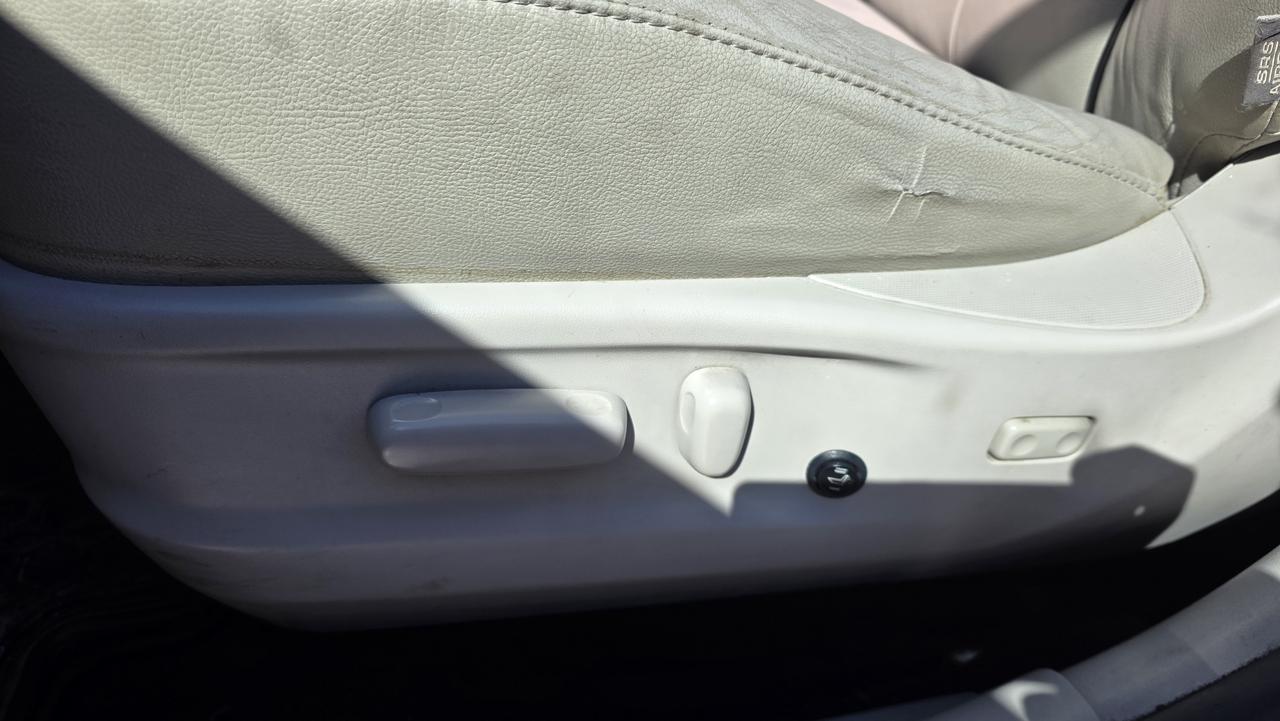 2011 Toyota Venza XLE AWD Photo