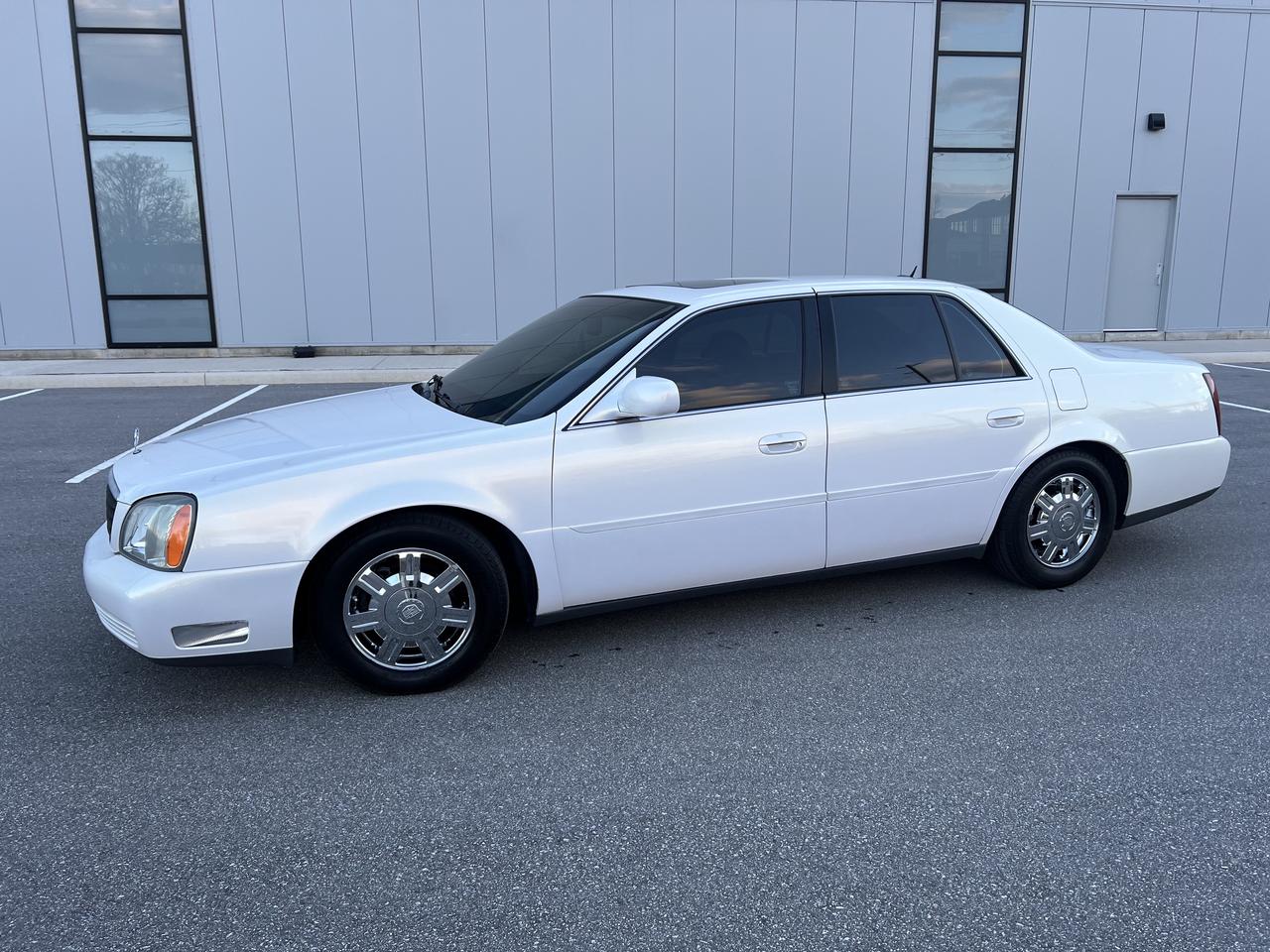 2005 Cadillac DeVille  Photo2